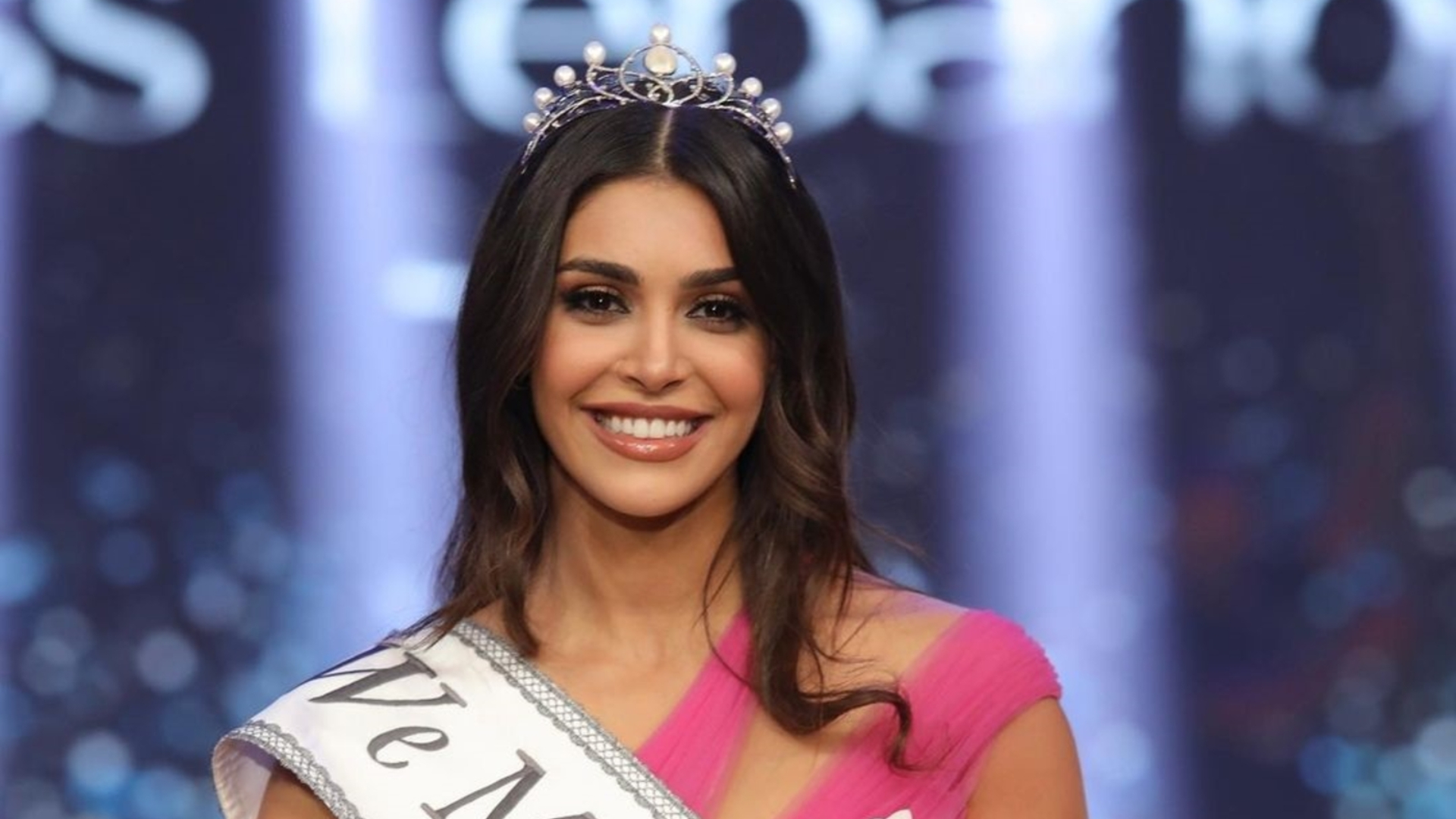 ملكة جمال لبنان ياسمينا زيتون تحقق نجاحاً إستثنائياً وتتأهل إلى مرحلة نصف النهائي في مسابقة ملكة جمال العالم