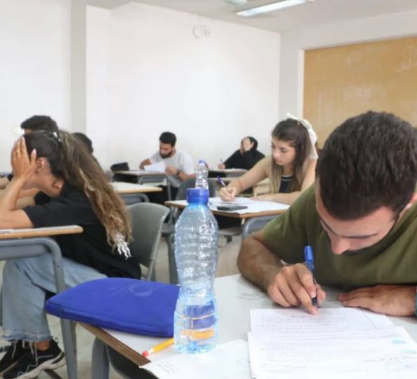 قطار الامتحانات الرسمية ينطلق والقلق يحاصر الطلاب