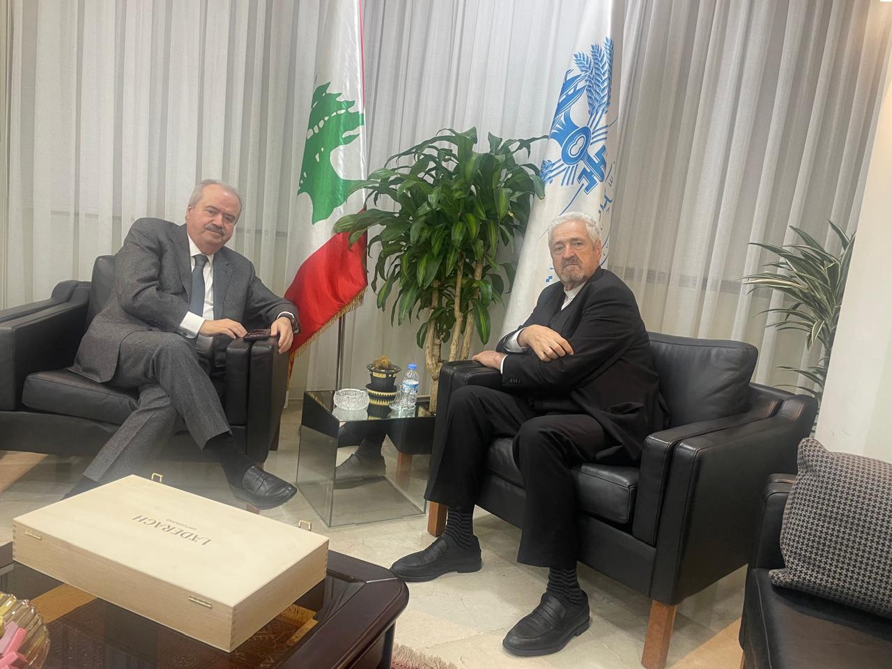 الأب خضره يلتقي وزير المالية لبحث التوظيف في الجمارك وملف التفرّغ في الجامعة اللبنانية